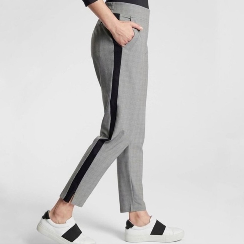 Athleta Black Plaid Stretch Athletic Brooklyn Ankle Crop Bottom Pants- Size 4